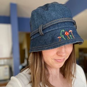 Mushroom embroidered bucket hat